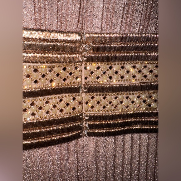 Shimmering pleated A line dress - Picture 9 of 9